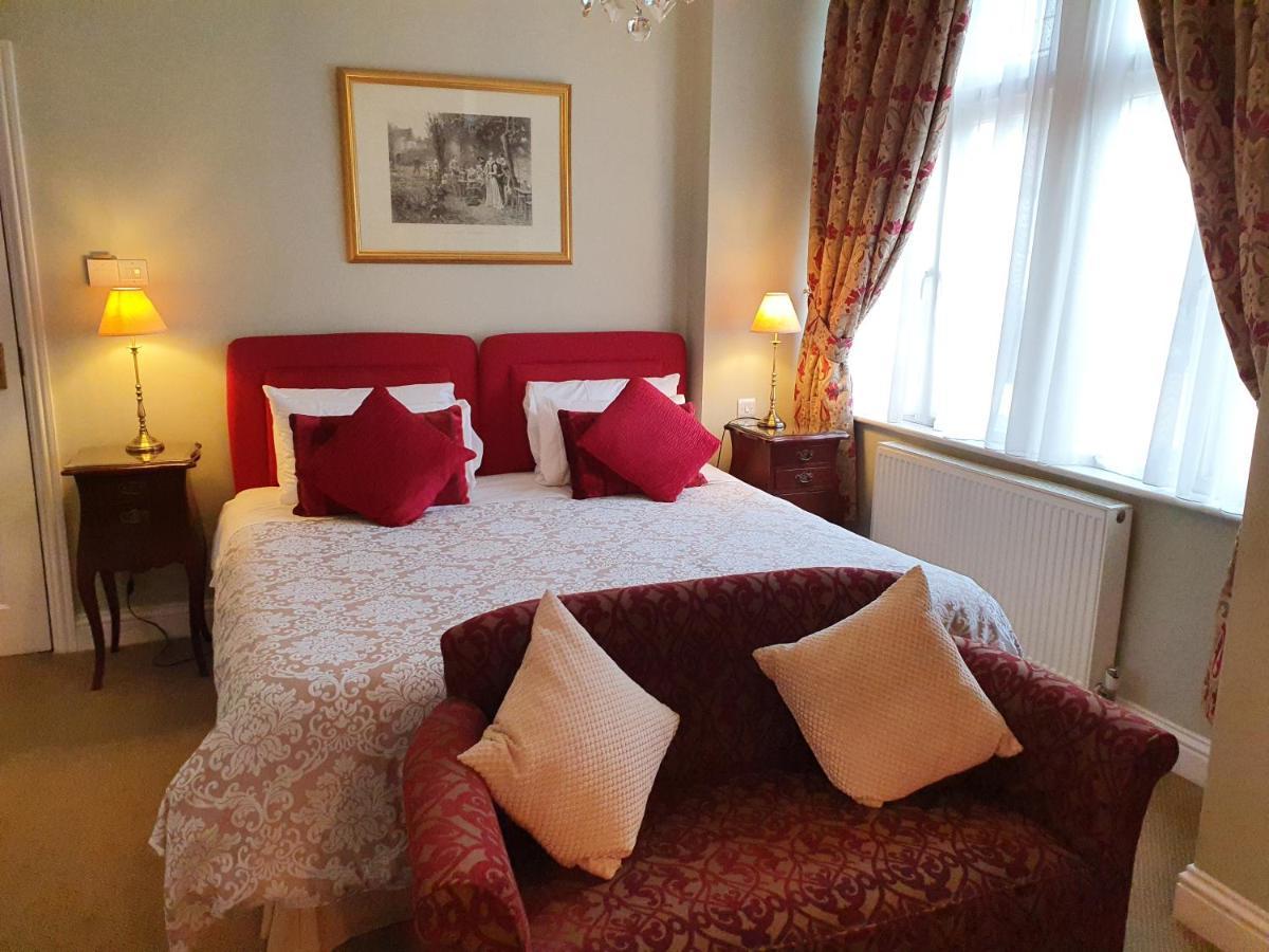 Ditton Lodge Kingston upon Thames  Buitenkant foto