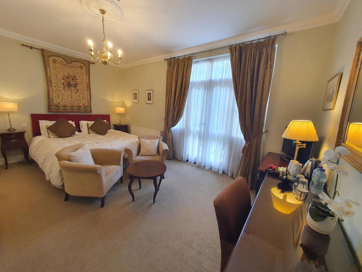 Ditton Lodge Kingston upon Thames  Buitenkant foto